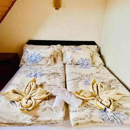 Szeibert Vendeghaz Apartment